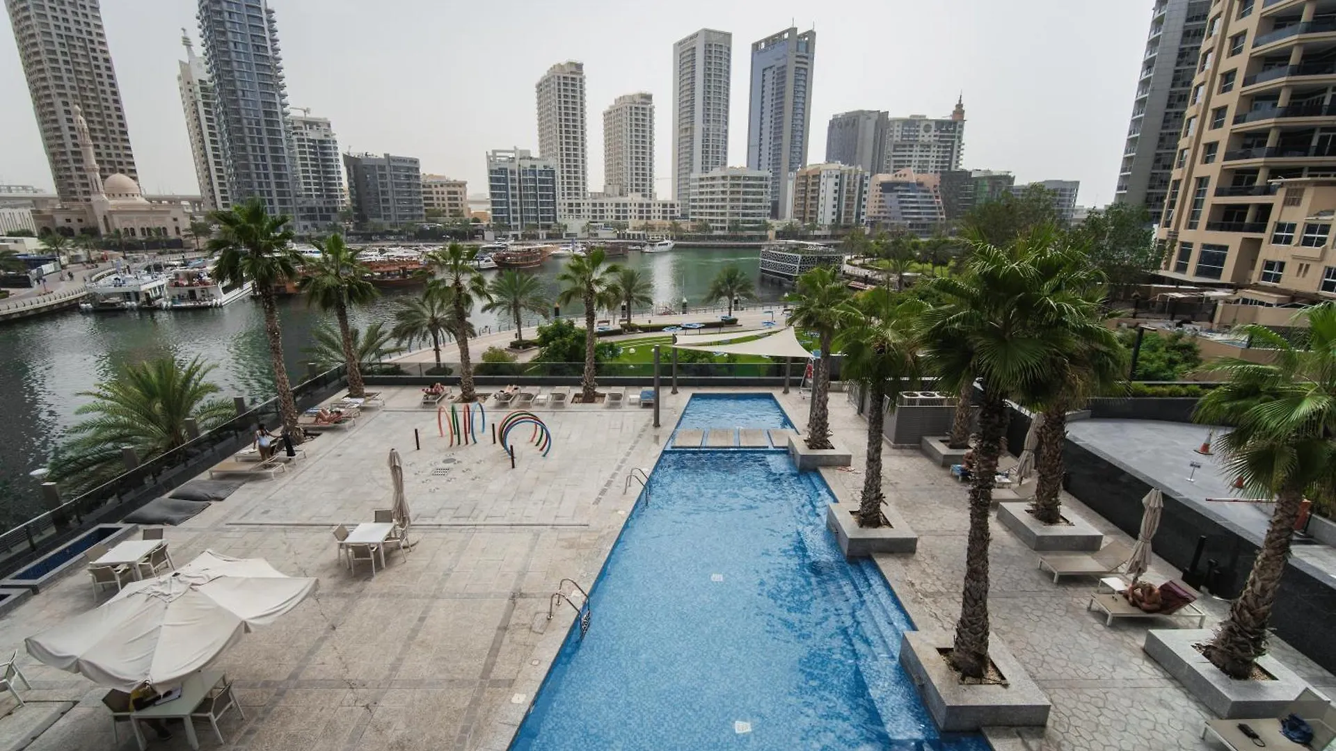 Izzzi - One Bedroom Apartment, Sparkle Tower دبي